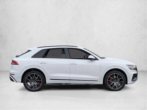 2022 Audi Q8 55 Premium Plus