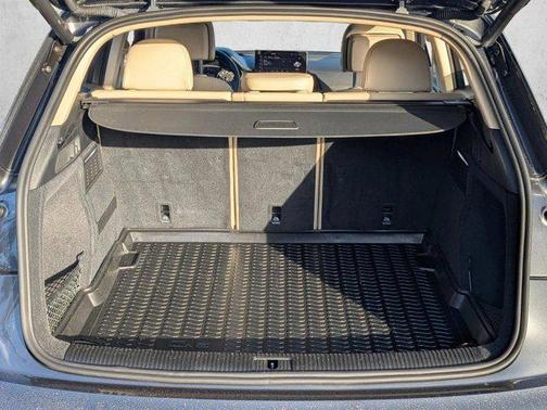 Daytona Gray Pearl Effect 2023 Audi Q5 45 S line Premium