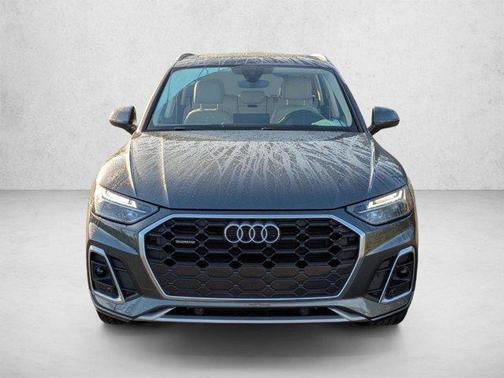 Daytona Gray Pearl Effect 2023 Audi Q5 45 S line Premium