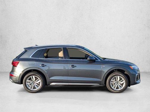 Daytona Gray Pearl Effect 2023 Audi Q5 45 S line Premium