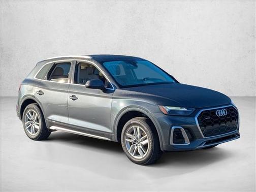 Daytona Gray Pearl Effect 2023 Audi Q5 45 S line Premium