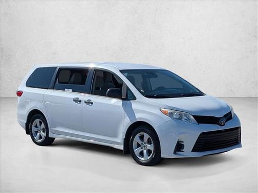 2020 Toyota Sienna SE