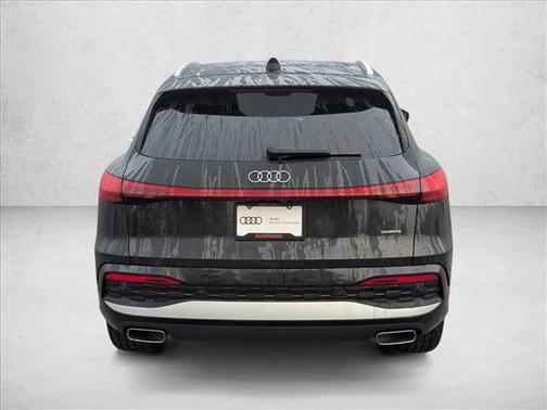 Mythos Black Metallic 2025 Audi Q5 Premium Plus TFSI quattro S tronic