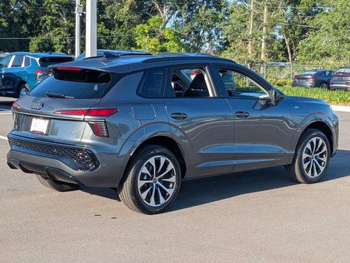 Daytona Gray Pearl Effect 2026 Audi Q3 TFSI quattro S tronic