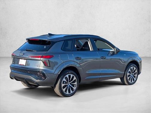 Daytona Gray Pearl Effect 2026 Audi Q3 TFSI quattro S tronic