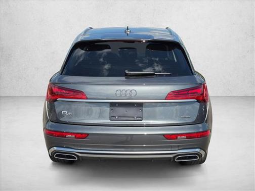 Daytona Gray Pearl Effect 2023 Audi Q5 45 S line Premium