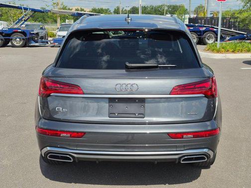 Daytona Gray Pearl Effect 2023 Audi Q5 45 S line Premium