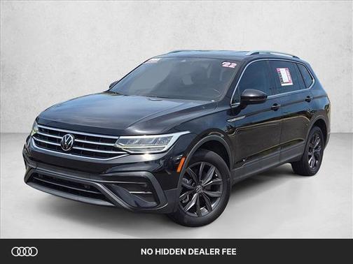 Deep Black Pearl 2022 Volkswagen Tiguan 2.0T SE
