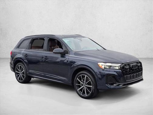 2025 Audi Q7 45 Premium Plus