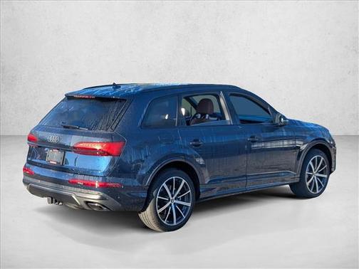 2025 Audi Q7 45 Premium Plus