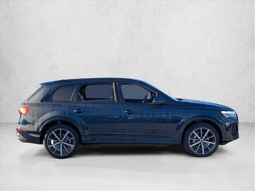 2025 Audi Q7 45 Premium Plus