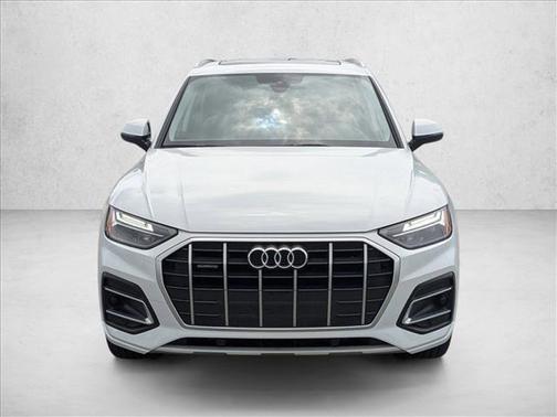 Glacier White Metallic 2023 Audi Q5 40 Premium
