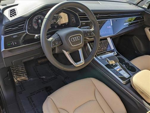 2025 Audi Q7 55 Premium Plus