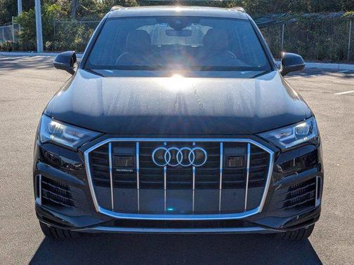 2023 Audi Q7 55 Premium Plus