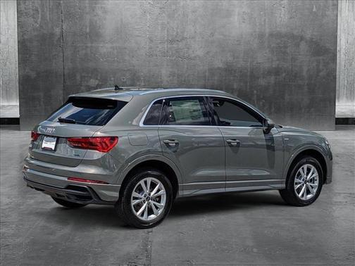 2025 Audi Q3 Premium 45 TFSI S line quattro Tiptronic