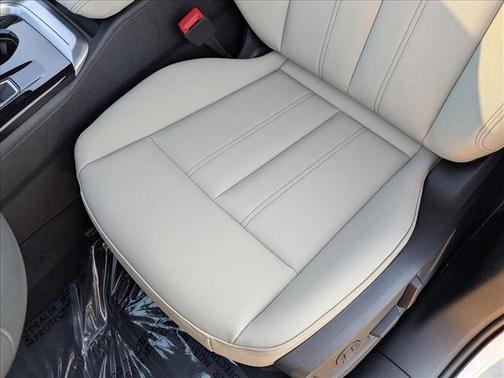 Glacier White Metallic 2026 Audi Q5 Premium TFSI quattro S tronic