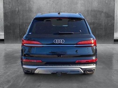 2025 Audi Q7 55 Premium Plus