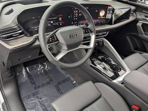 2025 Audi Q5 Premium Plus