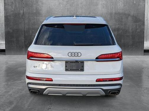 2025 Audi Q7 55 Premium Plus