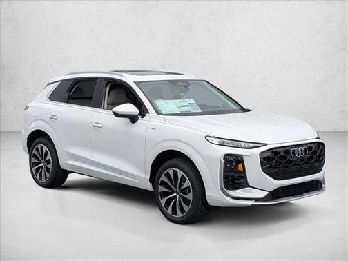 Arkona White 2026 Audi Q3 S line