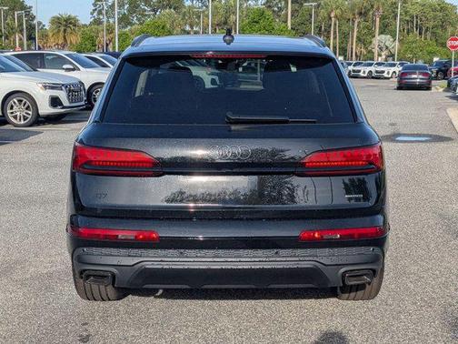 Mythos Black Metallic 2026 Audi Q7 45 Premium
