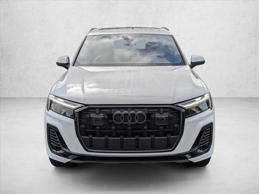 2025 Audi Q7 45 Premium Plus