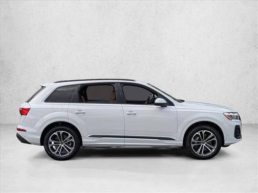2025 Audi Q7 45 Premium Plus