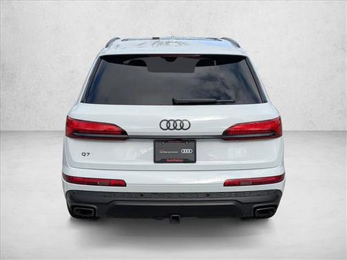 2025 Audi Q7 45 Premium Plus
