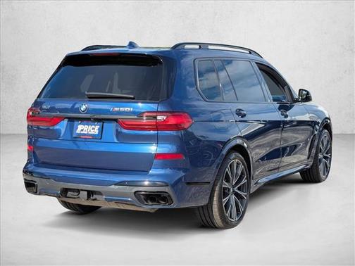 2022 BMW X7 M50i