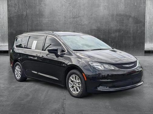 2021 Chrysler Voyager LXI