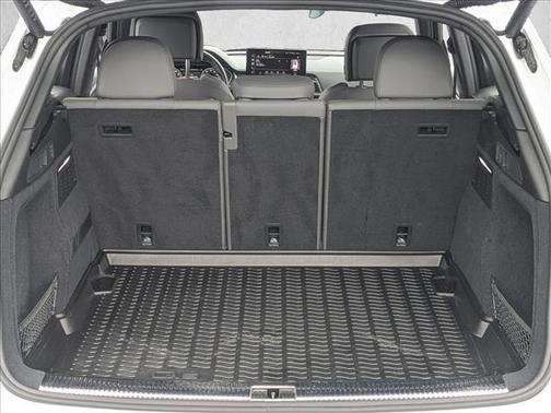 Glacier White Metallic 2024 Audi SQ5 3.0T Premium Plus