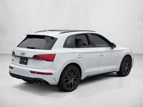 Glacier White Metallic 2024 Audi SQ5 3.0T Premium Plus