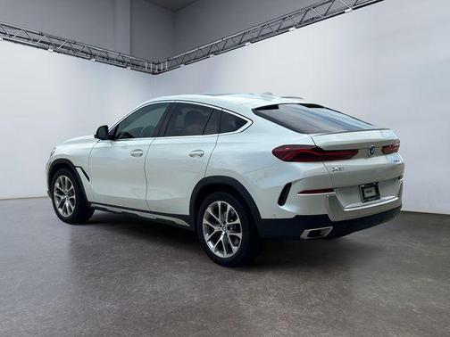 2022 BMW X6 xDrive40i