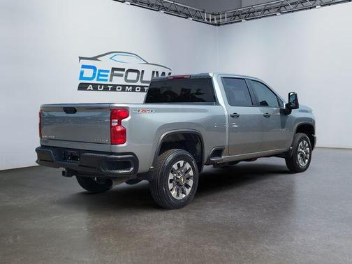 2024 Chevrolet Silverado 2500 Custom
