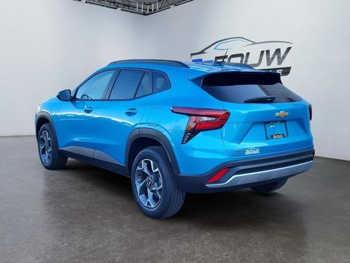 Marina Blue Metallic 2026 Chevrolet Trax LT