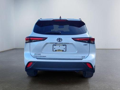 2025 Toyota Highlander Hybrid XLE