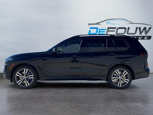 2025 BMW X7 M60i