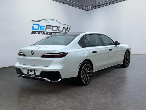 2025 BMW 740 i xDrive