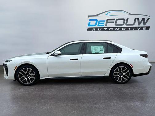 2025 BMW 740 i xDrive