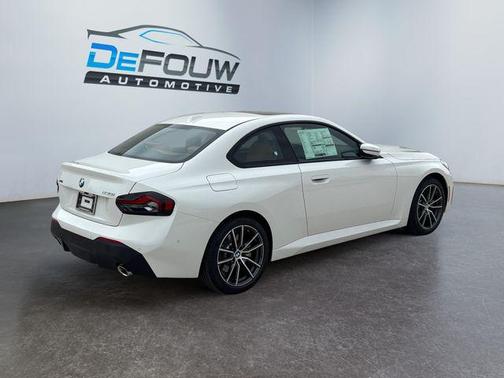 2025 BMW 230 i xDrive