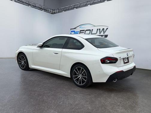 2025 BMW 230 i xDrive