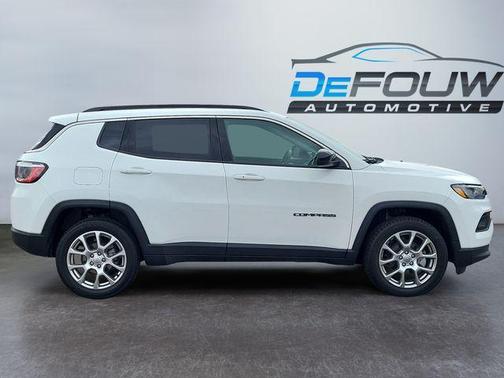 2022 Jeep Compass Latitude Lux