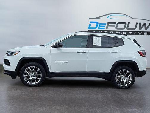 2022 Jeep Compass Latitude Lux