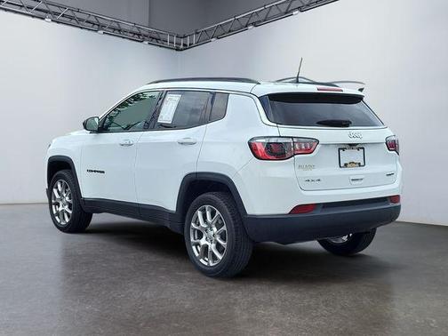 2022 Jeep Compass Latitude Lux
