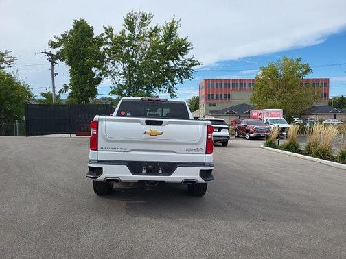 2022 Chevrolet Silverado 1500 High Country