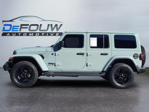 2023 Jeep Wrangler 4-Door Sahara Altitude 4x4
