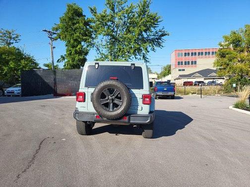 2023 Jeep Wrangler 4-Door Sahara Altitude 4x4