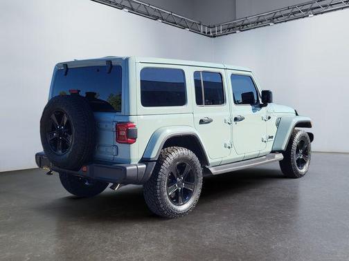 2023 Jeep Wrangler 4-Door Sahara Altitude 4x4
