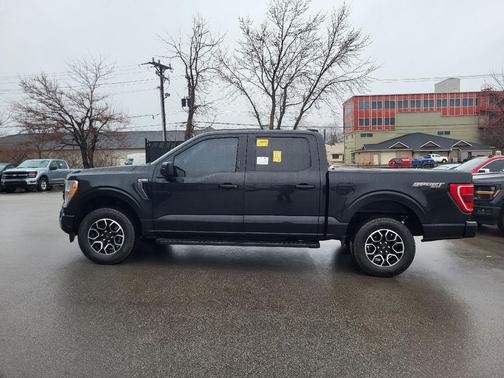 Agate Black 2022 Ford F-150 XLT