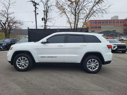 2022 Jeep Grand Cherokee Laredo